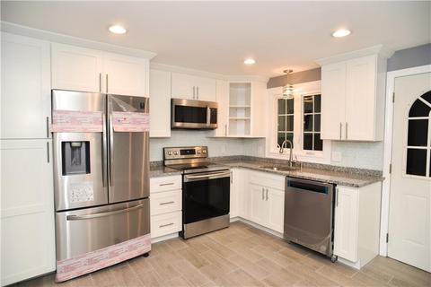 96 Ray Ave, Woonsocket, RI 02895 photo 6