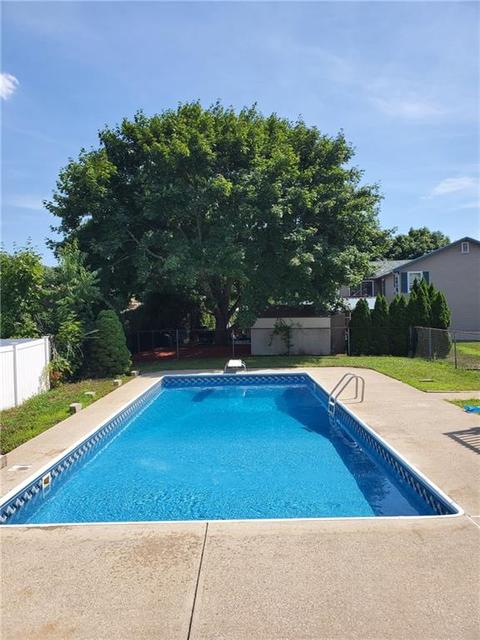 96 Ray Ave, Woonsocket, RI 02895 photo 4