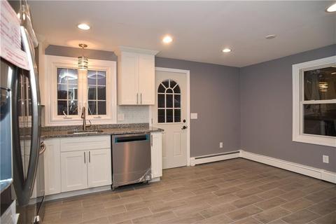 96 Ray Ave, Woonsocket, RI 02895 photo 8