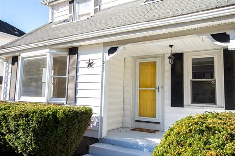 239 Bailey St, Woonsocket, RI 02895 photo 2