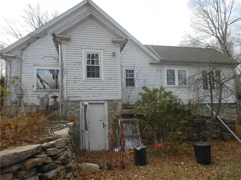 89 E Killingly Rd, Foster, RI 02825 photo 4