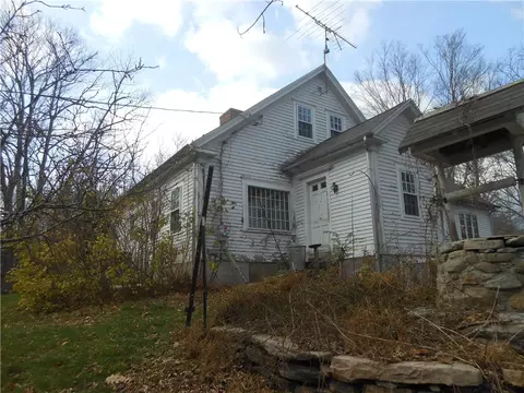 89 E Killingly Rd, Foster, RI 02825 photo 3