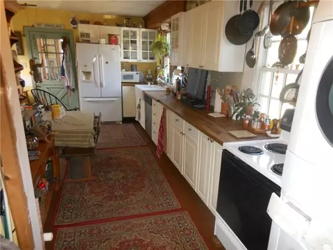 89 E Killingly Rd, Foster, RI 02825 photo 16