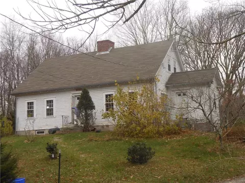 89 E Killingly Rd, Foster, RI 02825 photo 1