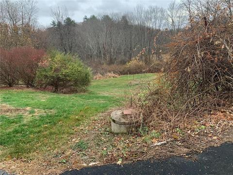 160 Chestnut Oak Rd, Glocester, RI 02814 photo 4