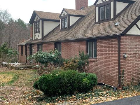 160 Chestnut Oak Rd, Glocester, RI 02814 photo 1