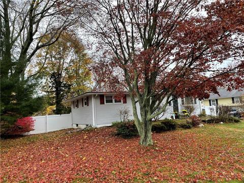 72 Wharf Rd, Warwick, RI 02889 photo 2