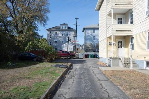25 Read Ave, Woonsocket, RI 02895 photo 3