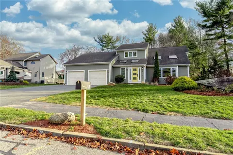 29 W View Dr, Coventry, RI 02816 photo 2