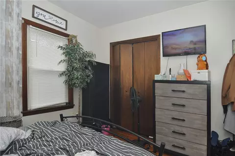 45 Division St, Woonsocket, RI 02895 photo 5