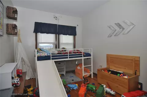45 Division St, Woonsocket, RI 02895 photo 6