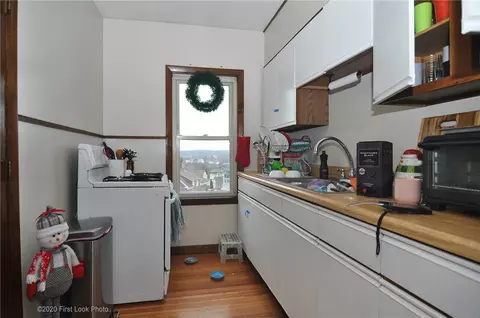 45 Division St, Woonsocket, RI 02895 photo 12