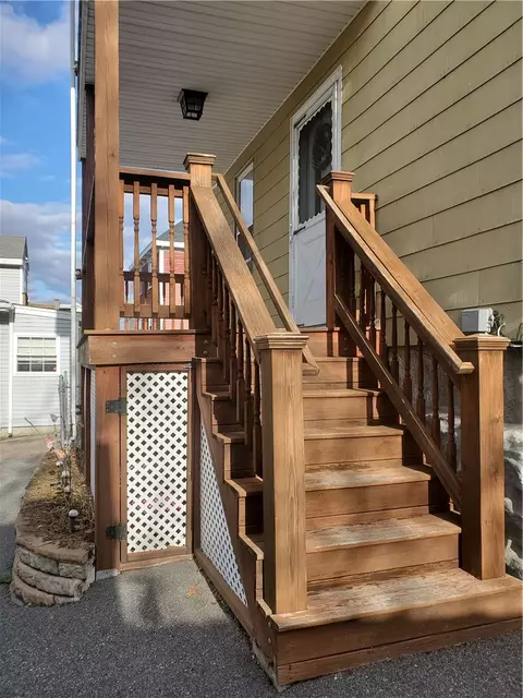 276 Park Ave, Woonsocket, RI 02895 photo 3