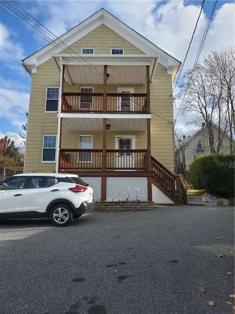 276 Park Ave, Woonsocket, RI 02895 photo 1
