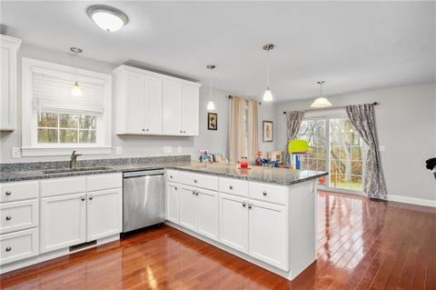 46 Berkley St, Woonsocket, RI 02895 photo 5