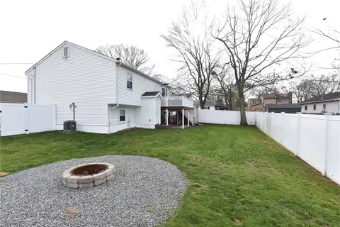 15 Rand St, Warwick, RI 02889 photo 3