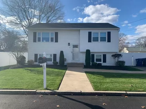 15 Rand St, Warwick, RI 02889 photo 1