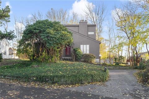 9 High Meadow Dr, Westerly, RI 02891 photo 2
