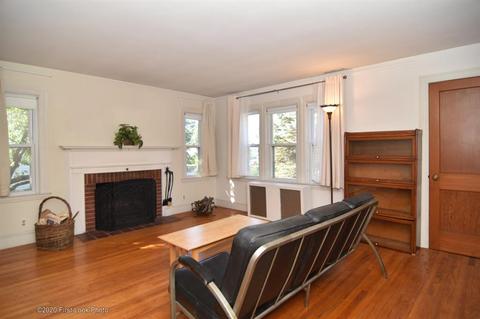 256 Maple St, Warwick, RI 02888 photo 2