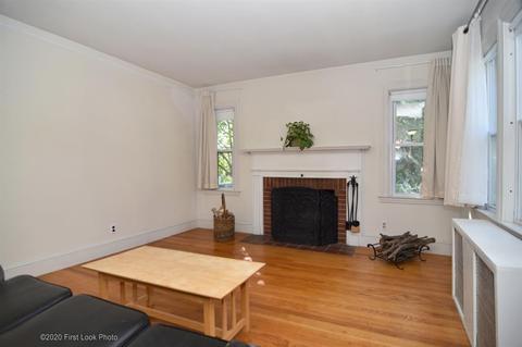 256 Maple St, Warwick, RI 02888 photo 4