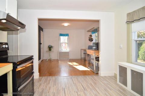 256 Maple St, Warwick, RI 02888 photo 9