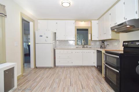 256 Maple St, Warwick, RI 02888 photo 6