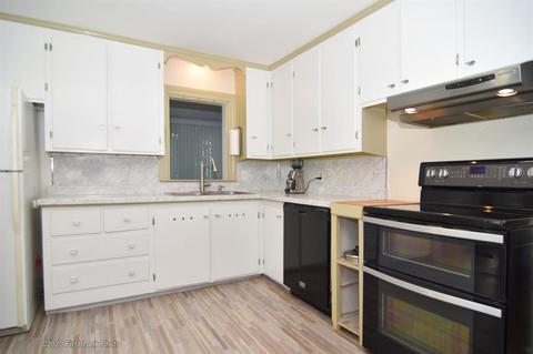 256 Maple St, Warwick, RI 02888 photo 10