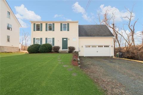917 Cedar Swamp Rd, Warwick, RI 02889 photo 1