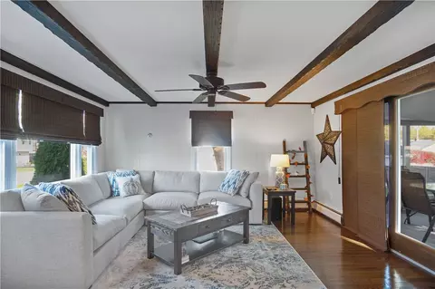 52 Chiswick Rd, Warwick, RI 02889 photo 4