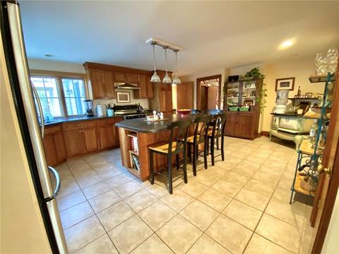 28 Riverview Ave, Westerly, RI 02891 photo 4