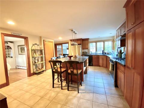 28 Riverview Ave, Westerly, RI 02891 photo 3