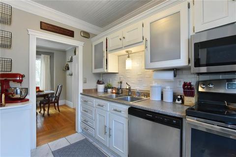 12 Clara Ave, Warwick, RI 02889 photo 4