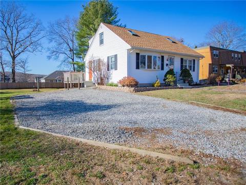 391 Lucille St, Woonsocket, RI 02895 photo 3
