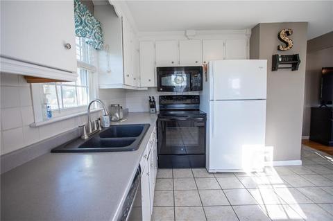 391 Lucille St, Woonsocket, RI 02895 photo 8