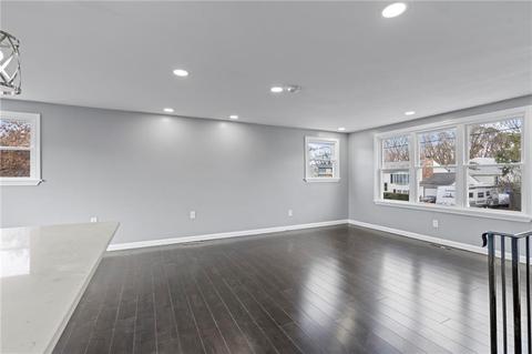 27 Larson Dr, Warwick, RI 02886 photo 6
