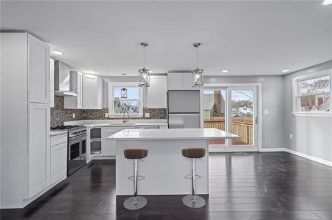 27 Larson Dr, Warwick, RI 02886 photo 3