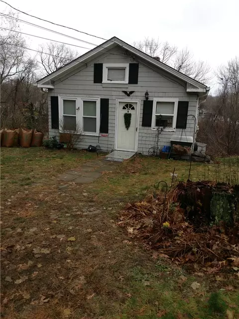 302 Heath Ave, Warwick, RI 02888 photo 1