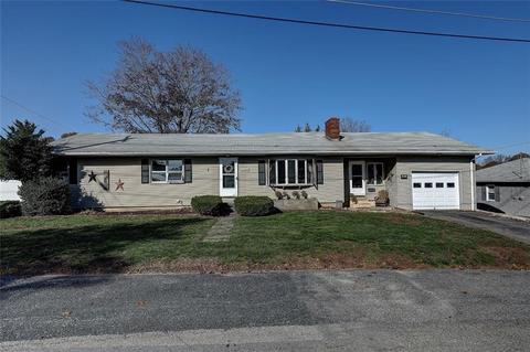 33 Arkwright Rd, Webster, MA 01570 photo 1
