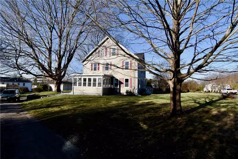 584 Bound Rd, Woonsocket, RI 02895 photo 5