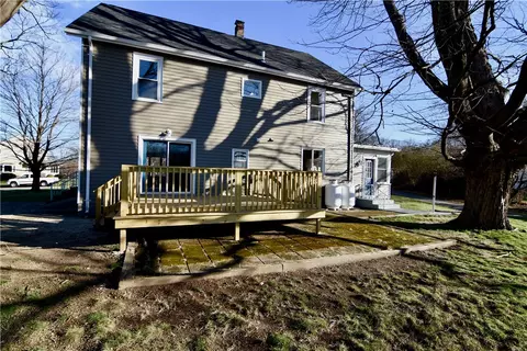 584 Bound Rd, Woonsocket, RI 02895 photo 4
