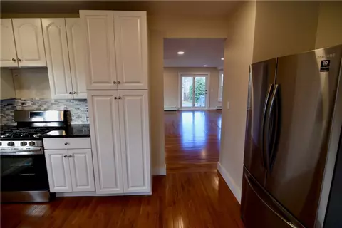 584 Bound Rd, Woonsocket, RI 02895 photo 9