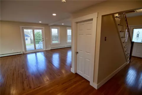 584 Bound Rd, Woonsocket, RI 02895 photo 10
