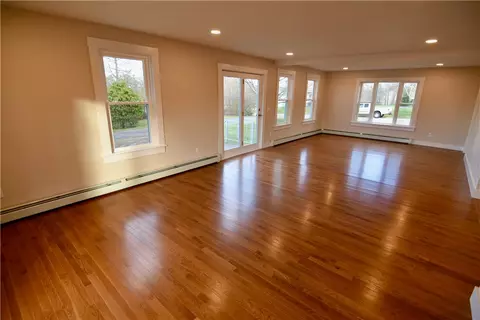 584 Bound Rd, Woonsocket, RI 02895 photo 15
