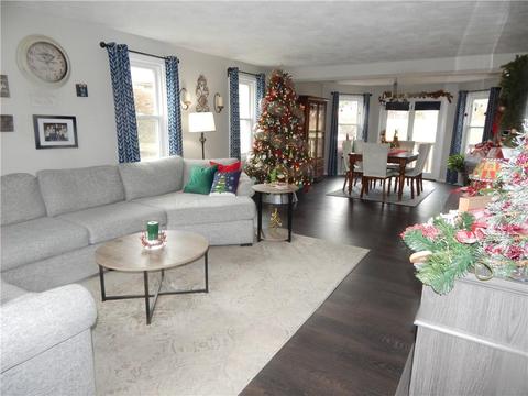 202 Brookhaven Ln, Woonsocket, RI 02895 photo 4