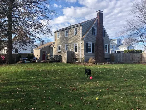94 Beechcrest St, Warwick, RI 02888 photo 2