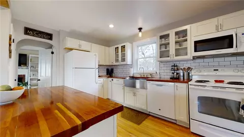 94 Beechcrest St, Warwick, RI 02888 photo 11