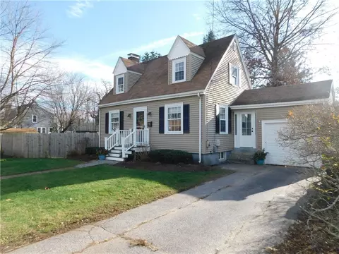94 Beechcrest St, Warwick, RI 02888 photo 1
