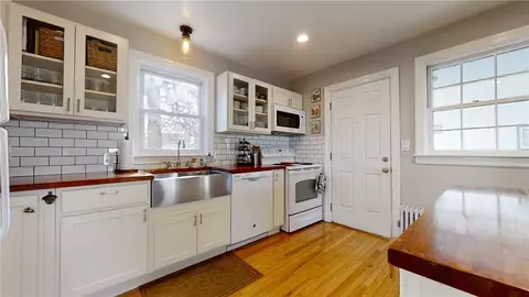 94 Beechcrest St, Warwick, RI 02888 photo 8