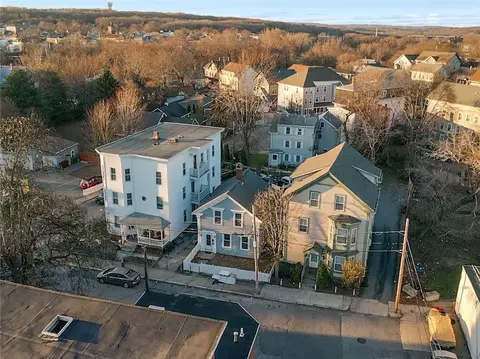 33 Pleasant St, Woonsocket, RI 02895 photo 4