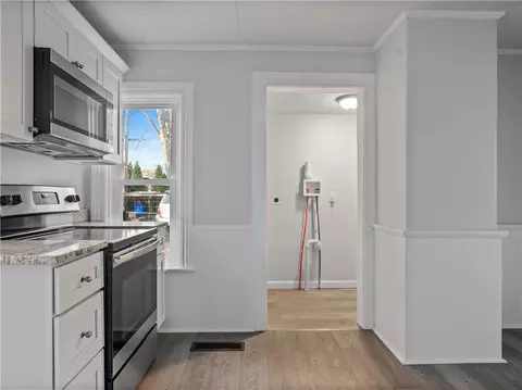 33 Pleasant St, Woonsocket, RI 02895 photo 8